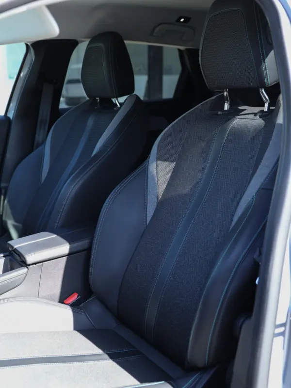 Peugeot 308 1.6 Hybrid Allure e-EAT8 10