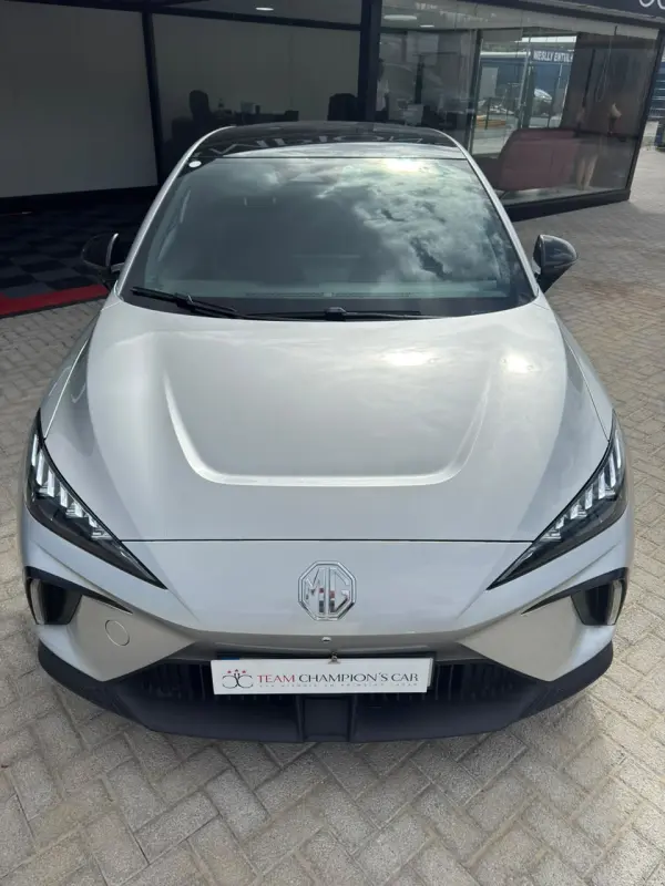 MG MG4 64 kWh Luxury 4
