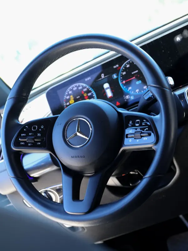 Mercedes-Benz EQC 400 4Matic 8