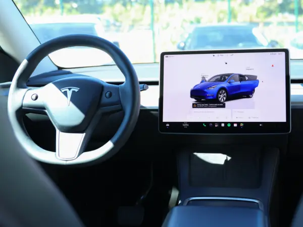 Tesla Model Y Standard RWD 11