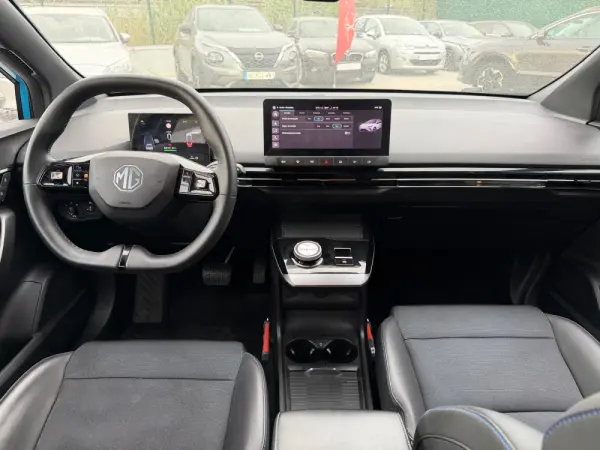 MG MG4 4 Luxury 64 kWh 16