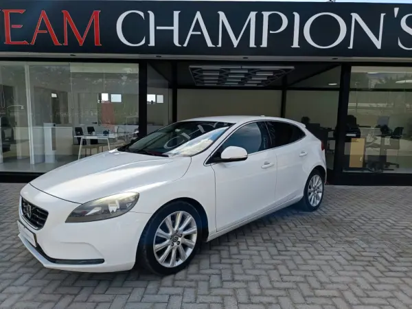 Volvo V40 1.6 D2 Eco Momentum 1