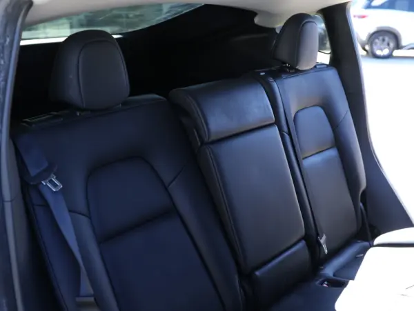 Tesla Model Y Standard RWD 12