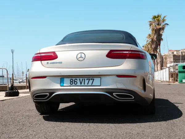 Mercedes-Benz E 220 d AMG Line 6