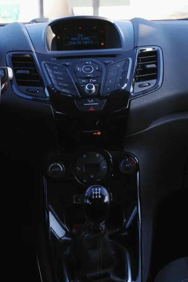 Ford Fiesta 1.0 Ti-VCT Titanium 13