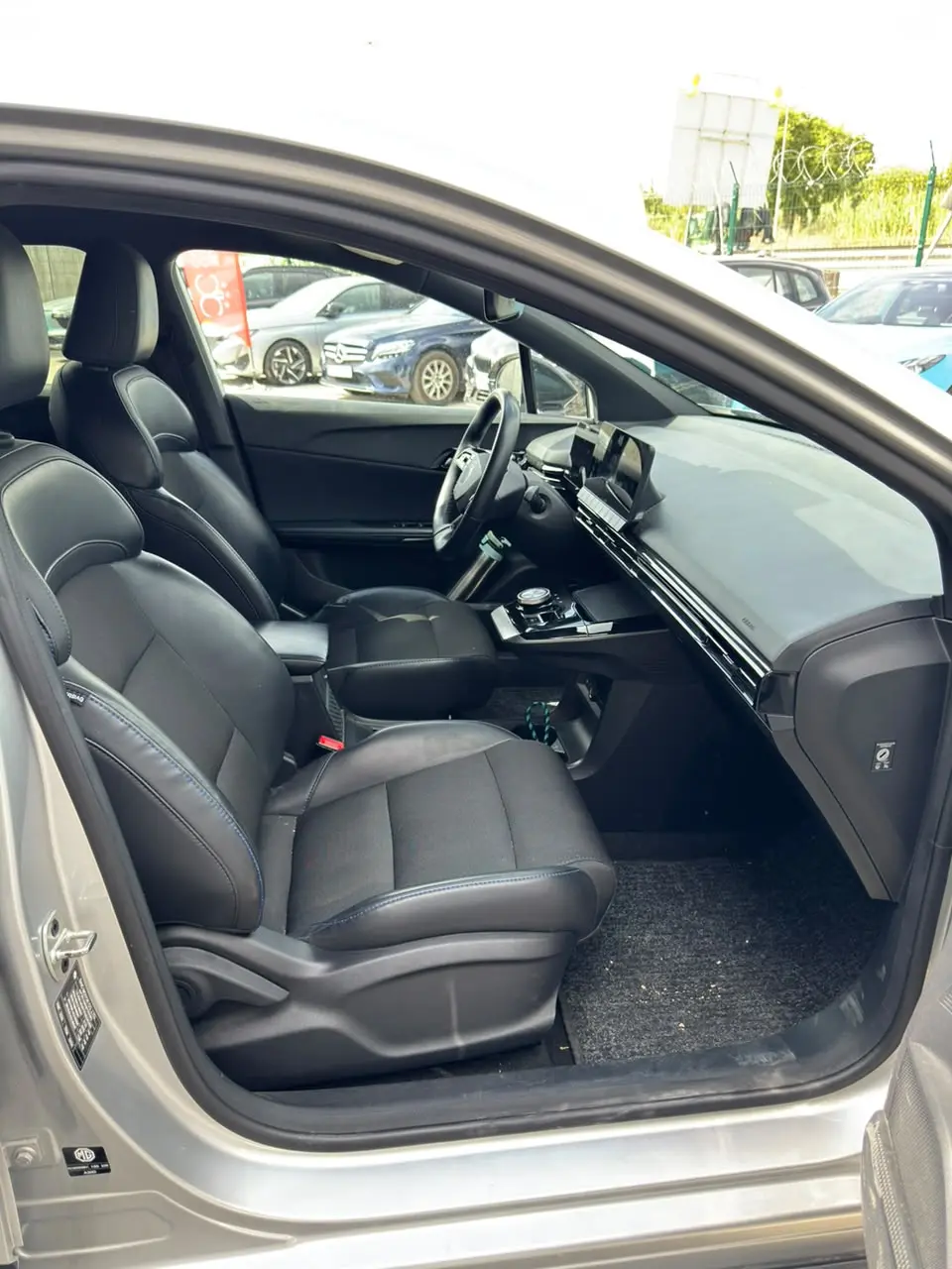 MG MG4 64 kWh Luxury 14