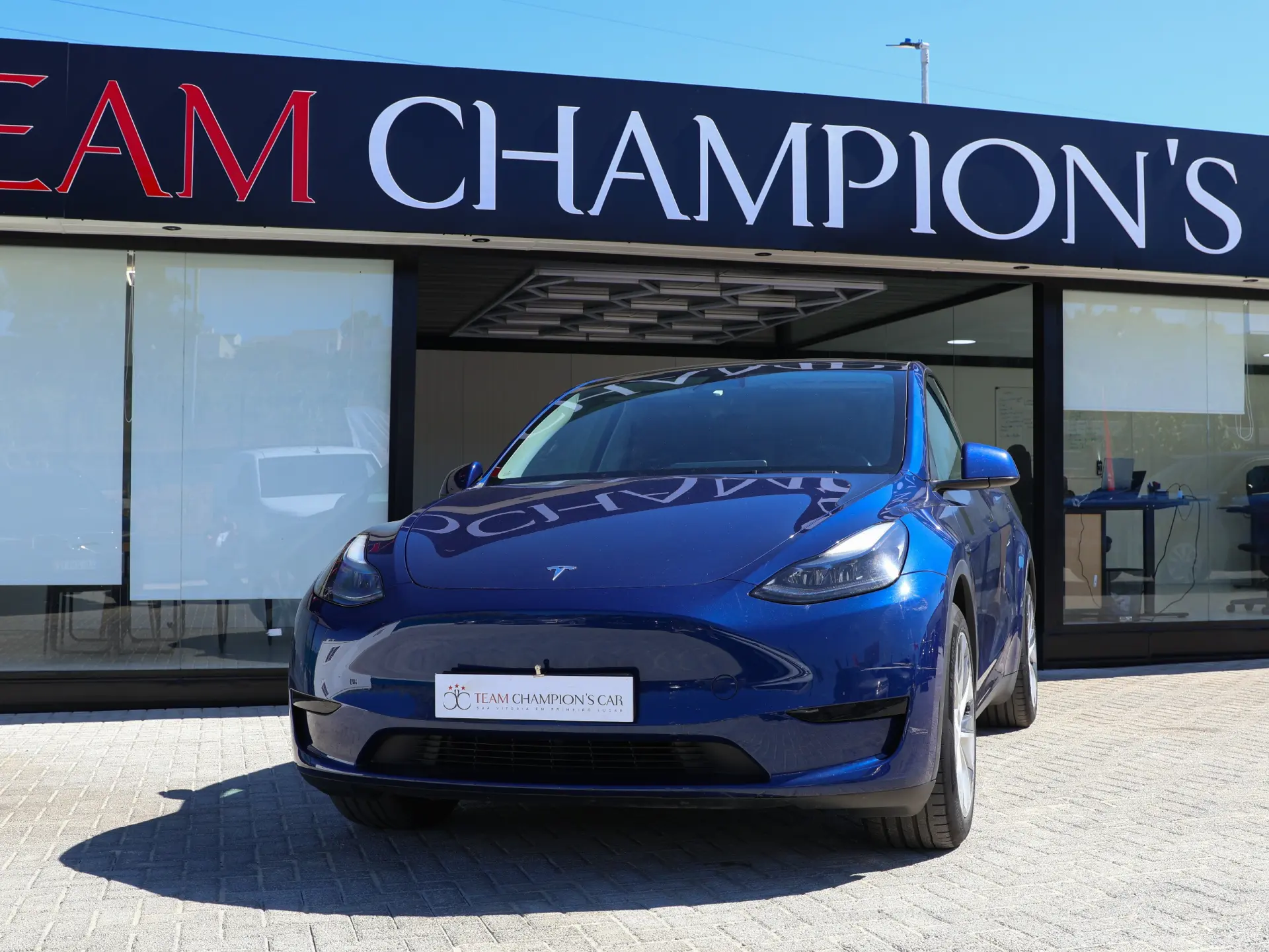 Tesla Model Y Standard RWD 2