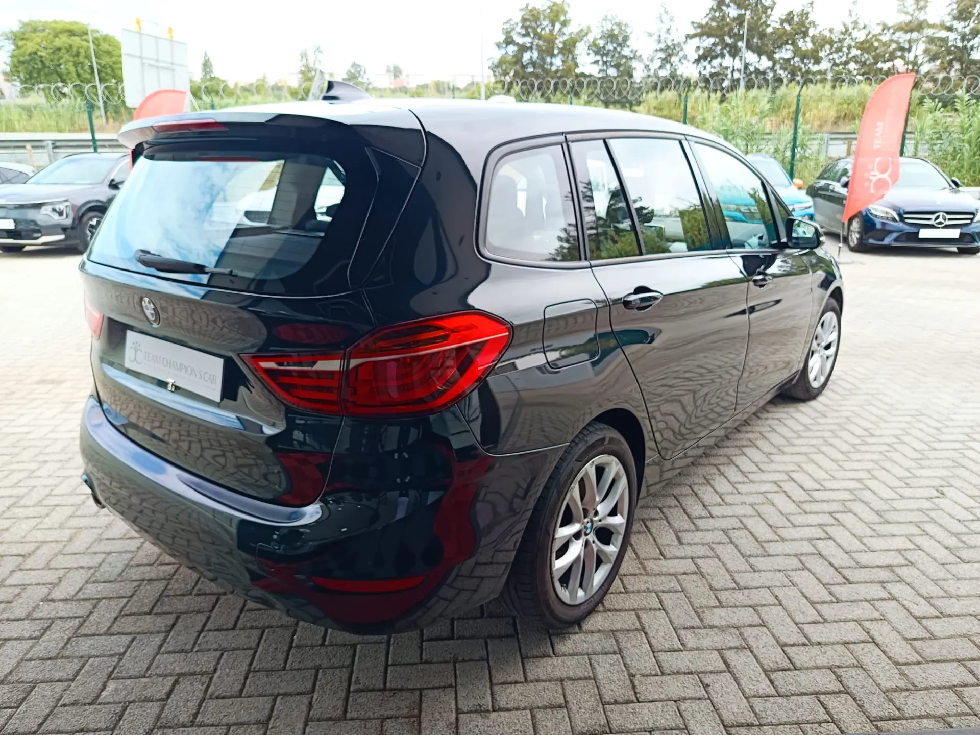 BMW 216 Gran Tourer i 8