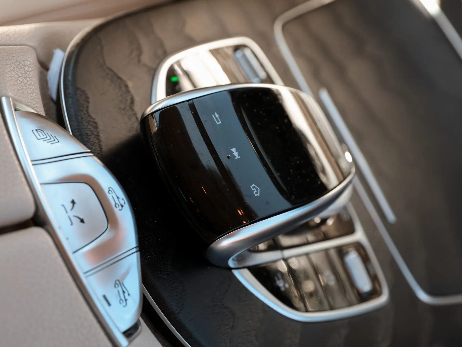 Mercedes-Benz E 220 d AMG Line 14