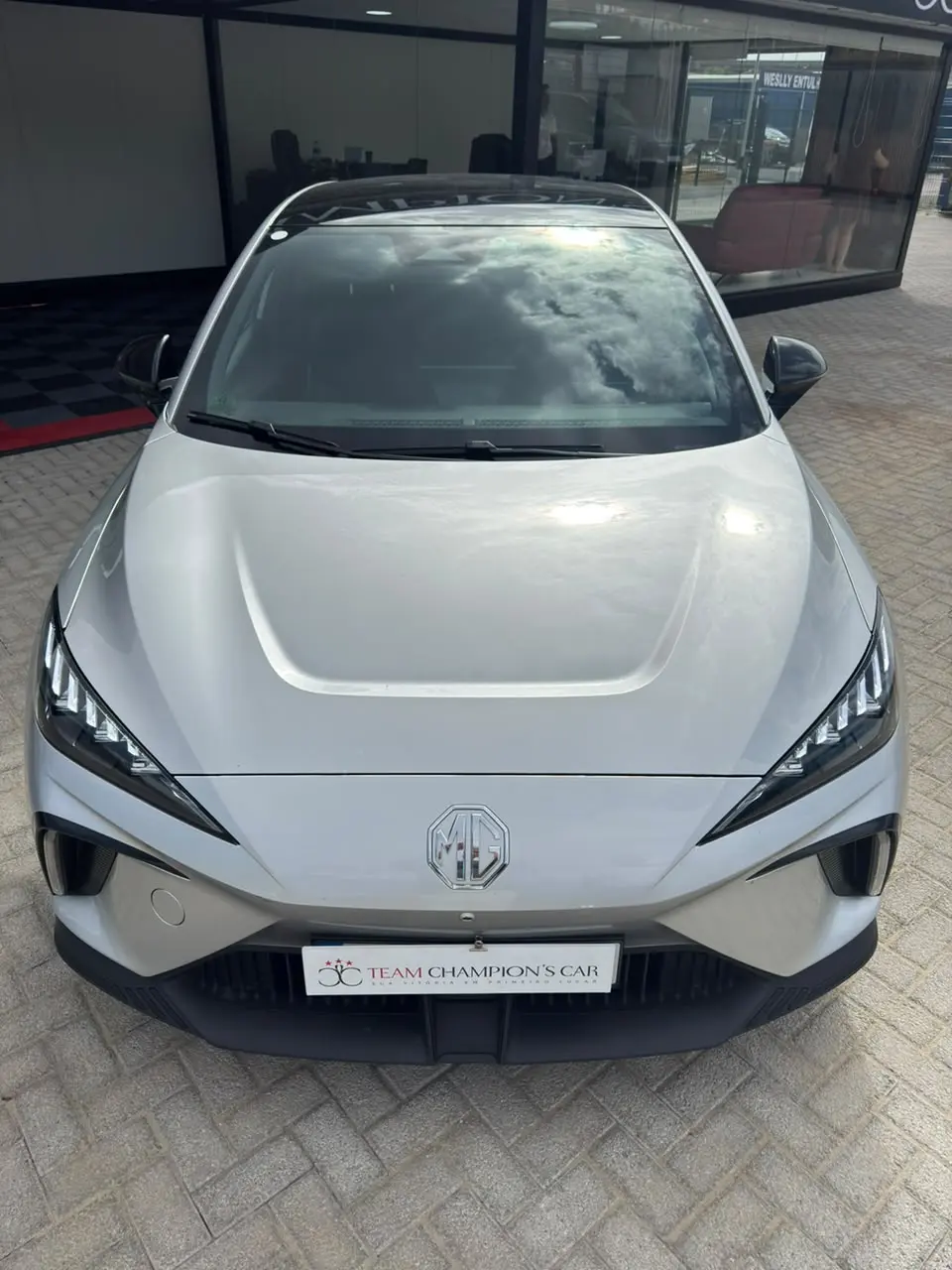 MG MG4 64 kWh Luxury 4