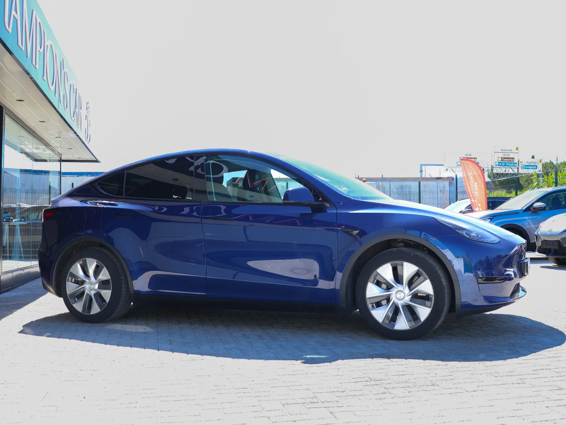 Tesla Model Y Standard RWD 3