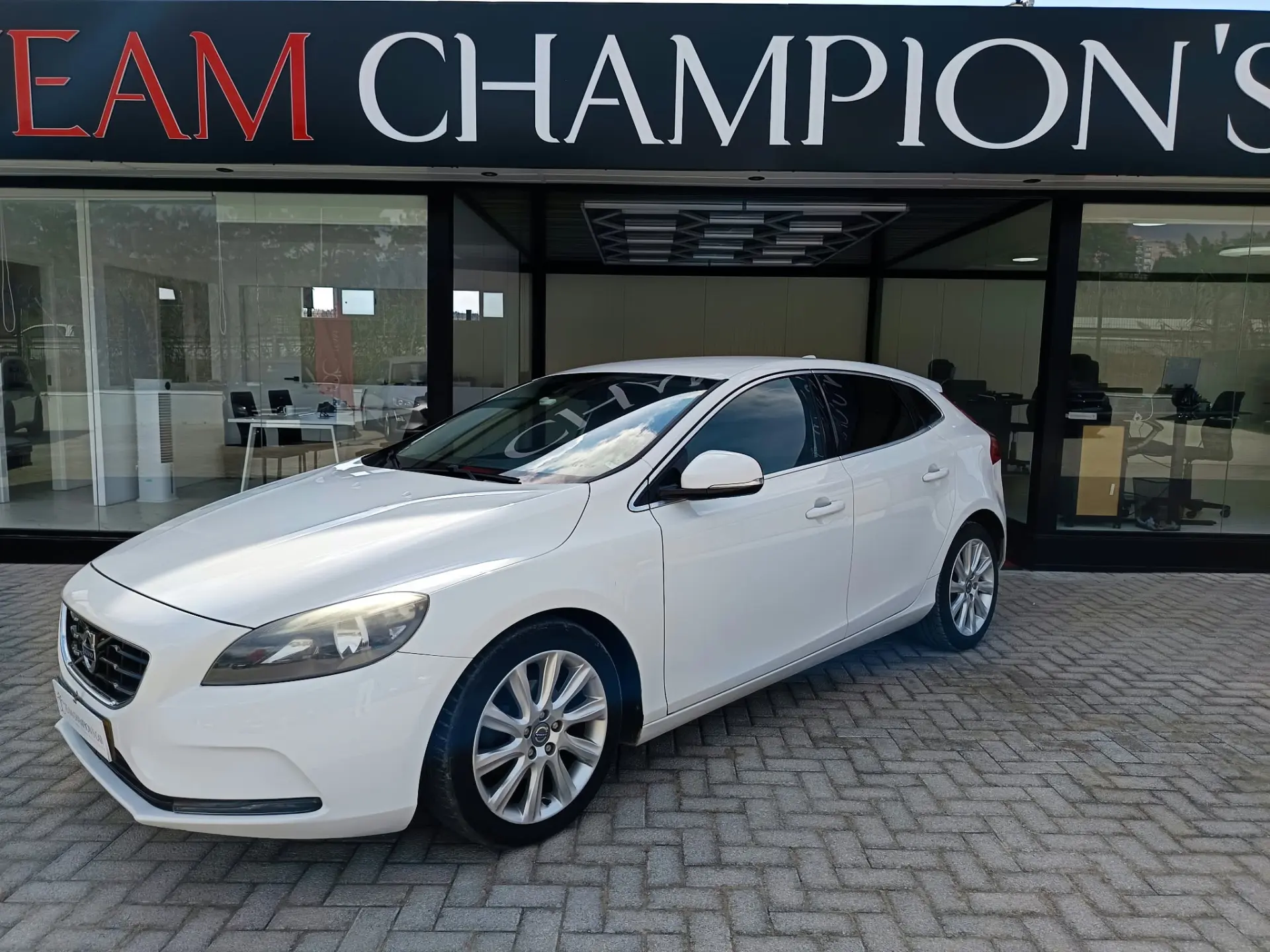 Volvo V40 1.6 D2 Eco Momentum 1