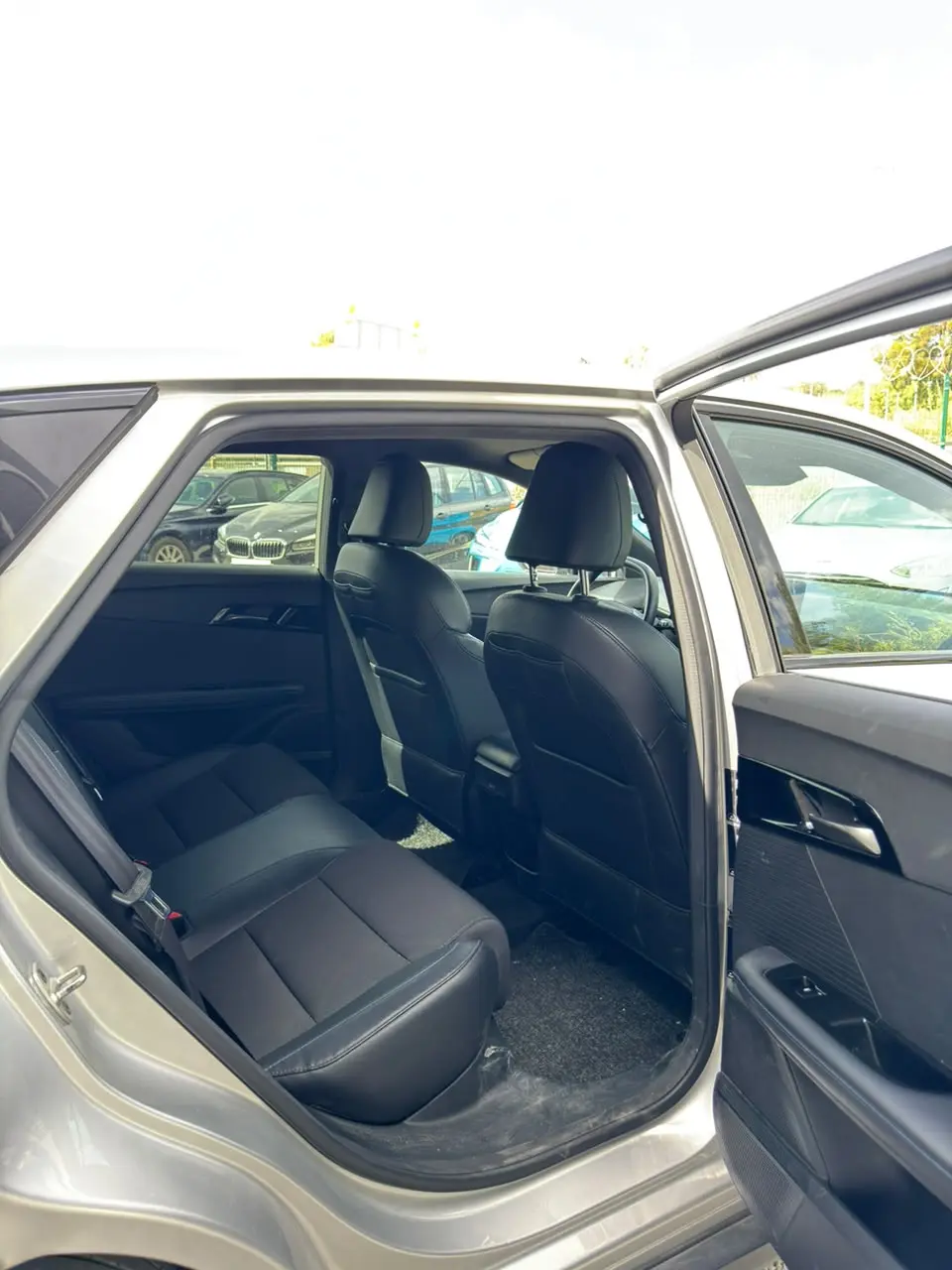 MG MG4 64 kWh Luxury 17