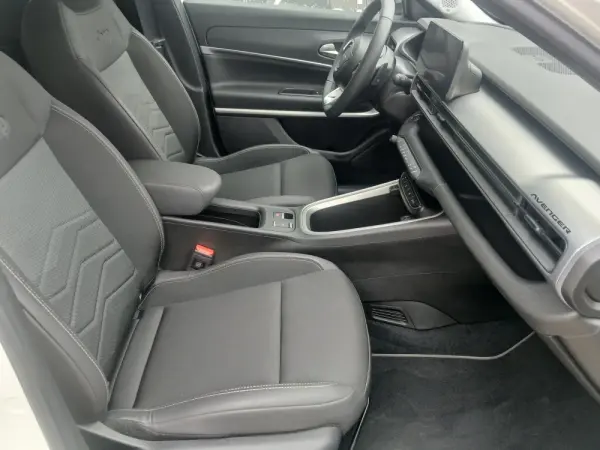 Jeep Avenger 1.2 e-Hybrid Summit DCT 10