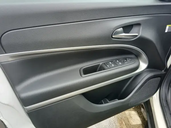 Jeep Avenger 1.2 e-Hybrid Summit DCT 18