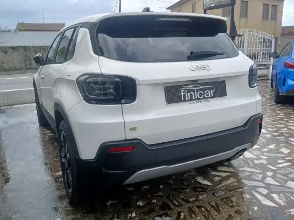 Jeep Avenger 1.2 e-Hybrid Summit DCT 32