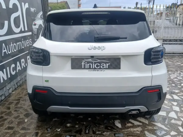 Jeep Avenger 1.2 e-Hybrid Summit DCT 33