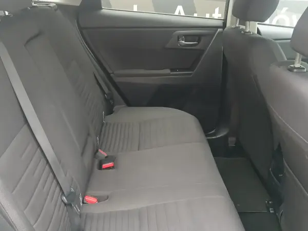 Toyota Auris Touring Sports 1.4 D-4D Exclusive+Navi 8
