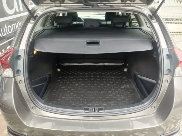 Toyota Auris Touring Sports 1.4 D-4D Exclusive+Navi 21