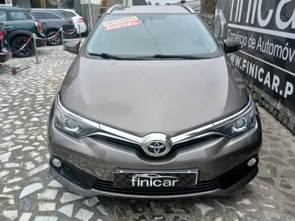 Toyota Auris Touring Sports 1.4 D-4D Exclusive+Navi 23