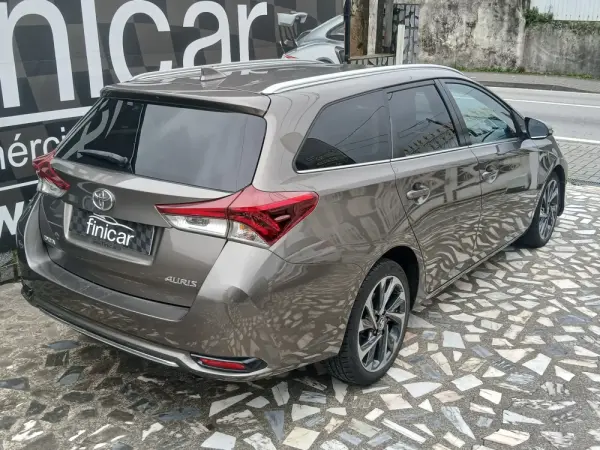 Toyota Auris Touring Sports 1.4 D-4D Exclusive+Navi 31