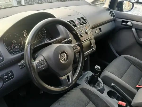 Volkswagen Touran 1.6 TDI Blue.Highine 7L 6