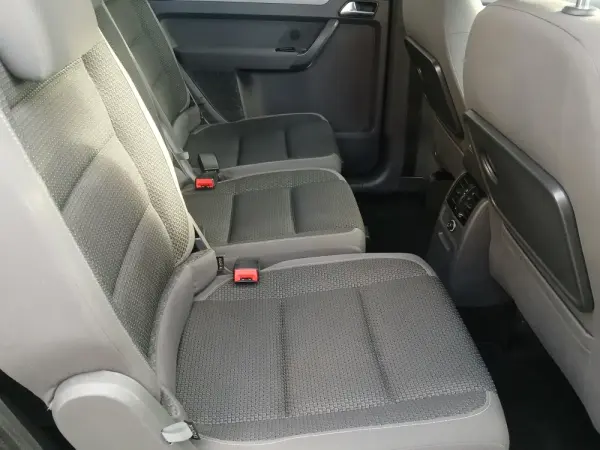 Volkswagen Touran 1.6 TDI Blue.Highine 7L 10