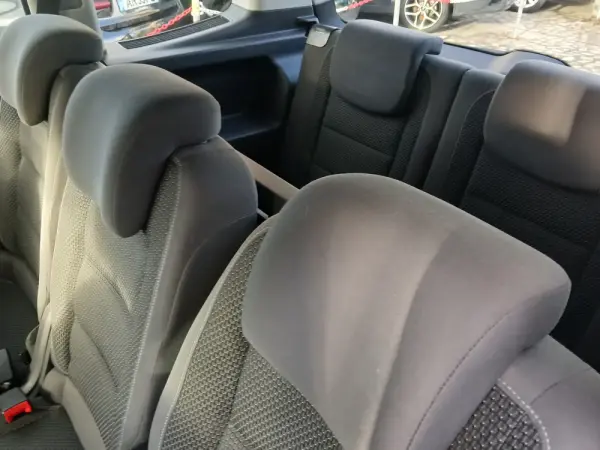 Volkswagen Touran 1.6 TDI Blue.Highine 7L 17