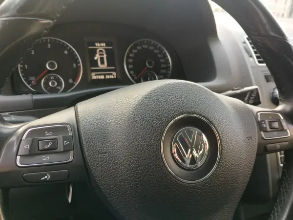 Volkswagen Touran 1.6 TDI Blue.Highine 7L 27