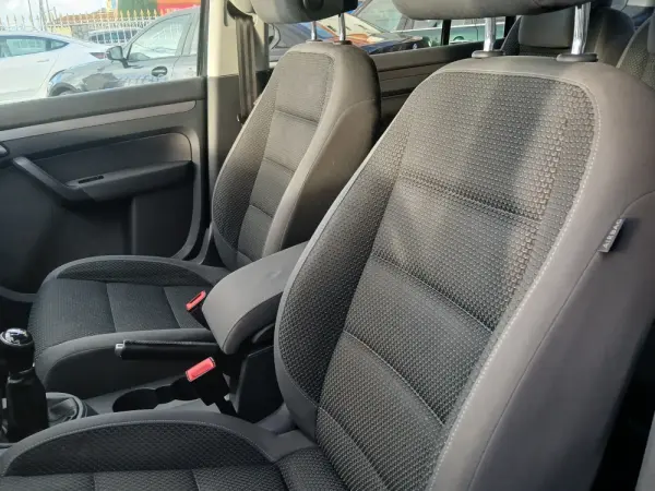 Volkswagen Touran 1.6 TDI Blue.Highine 7L 30