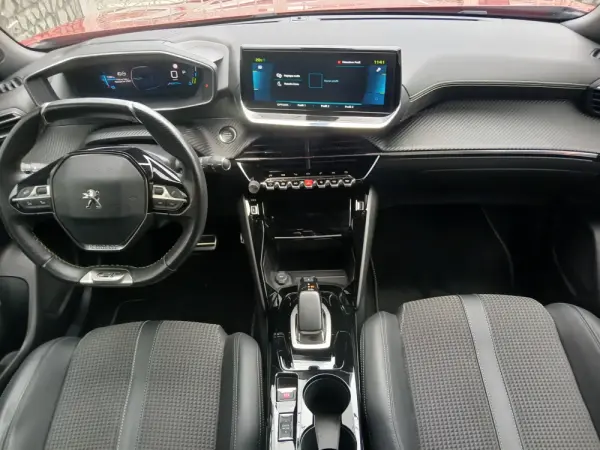 Peugeot e-2008 GT 5