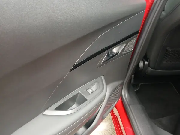 Peugeot e-2008 GT 20