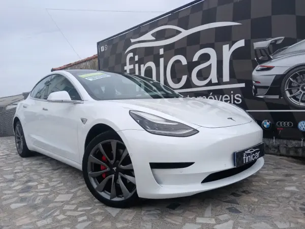 Tesla Model 3 Outro 1