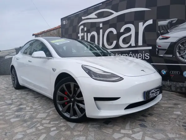 Tesla Model 3 Outro 12