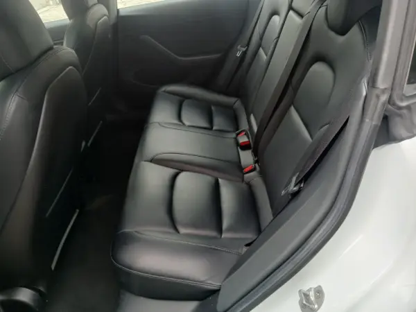 Tesla Model 3 Outro 14