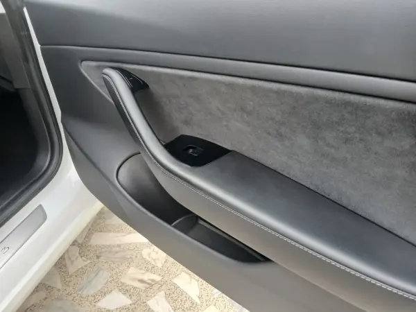 Tesla Model 3 Outro 21