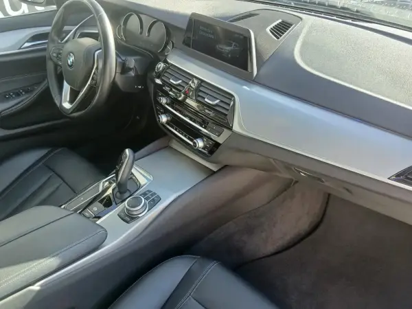 BMW 520 d Line Luxury Auto 6