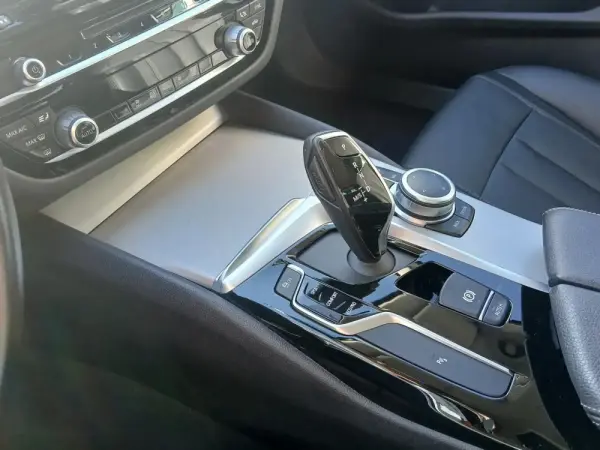 BMW 520 d Line Luxury Auto 19