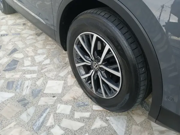Volkswagen Tiguan 2.0 TDI Confortline DSG 4