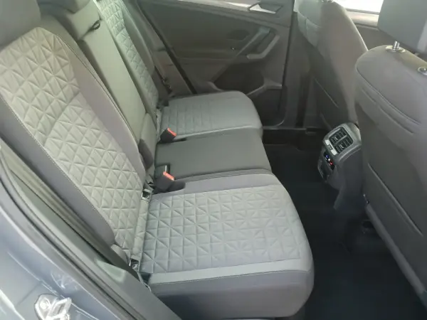 Volkswagen Tiguan 2.0 TDI Confortline DSG 11