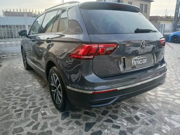 Volkswagen Tiguan 2.0 TDI Confortline DSG 35