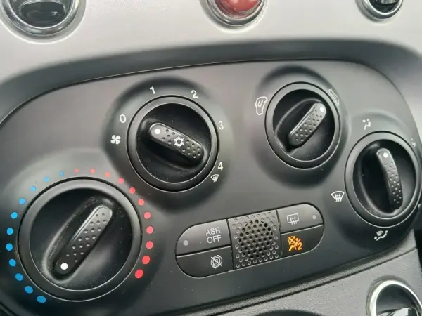Fiat 500 1.0 Hybrid Connect 16