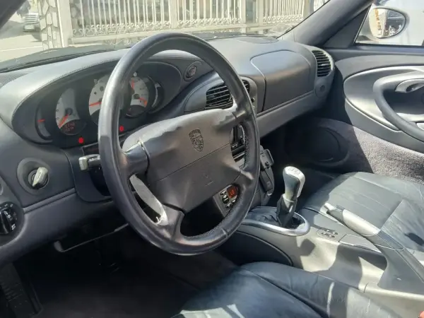 Porsche 911 (996) Carrera Coupé 7