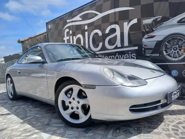 Porsche 911 (996) Carrera Coupé 12