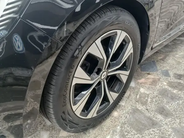 Renault Clio Outro 2