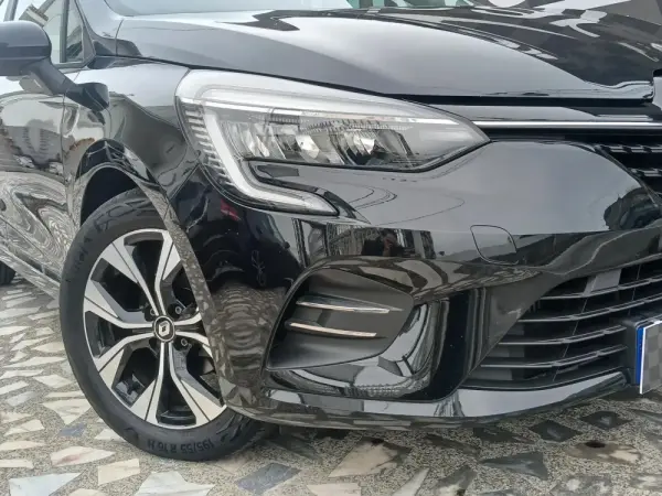 Renault Clio Outro 7