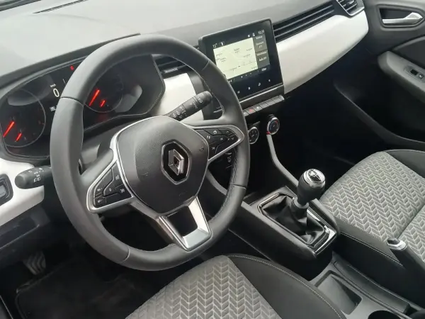 Renault Clio Outro 8