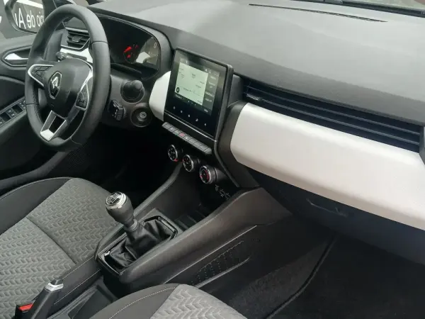 Renault Clio Outro 18