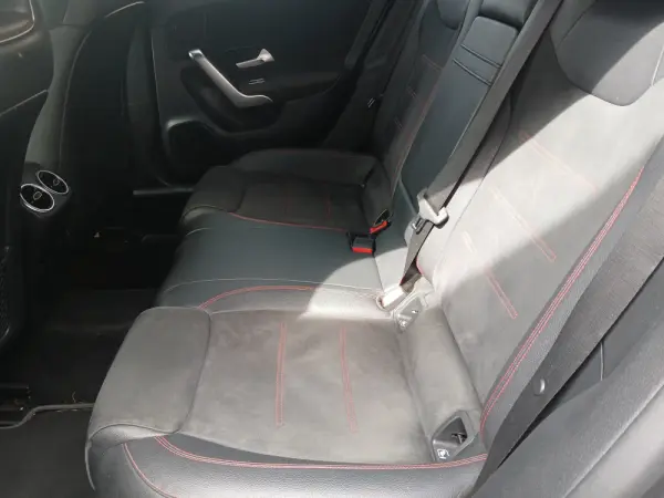 Mercedes-Benz CLA 180 d Shooting Brake AMG Line Aut. 14