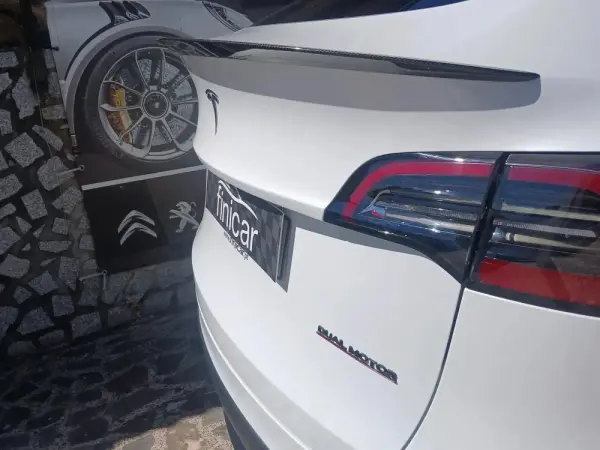 Tesla Model Y Performance Dual Motor AWD 2